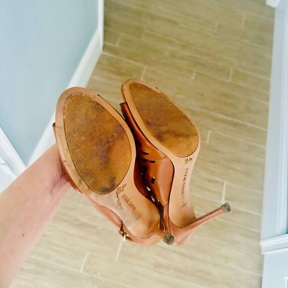 Nine West Full Force tan, leather heels. - Picture 5 of 6